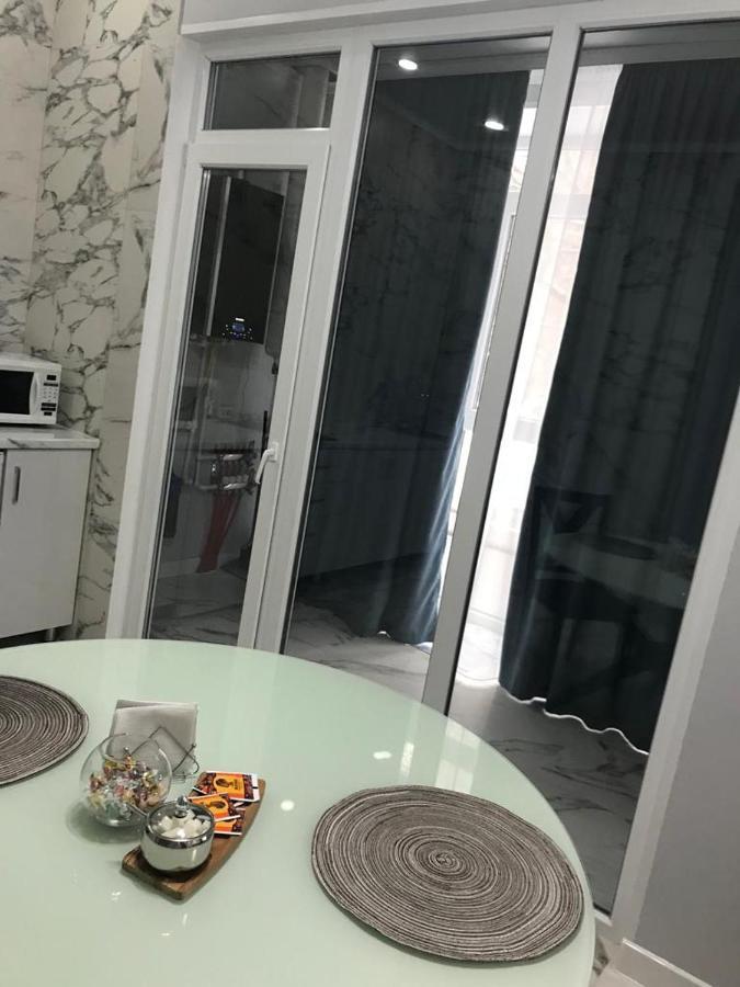 Люкс Апартаменты На Назарбаева Uralszk Kültér fotó